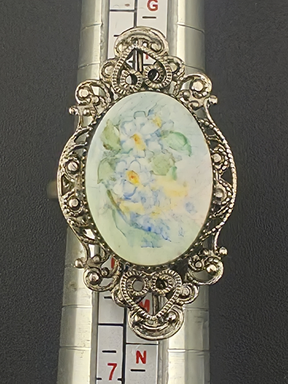 Estate Vintage Adjustable Hand-Painted Floral Cameo Ring Silvery Filigree Frame